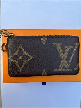 Louis Vuitton rectangular pouch in Monogram Giant from LV “Trio Pouch”